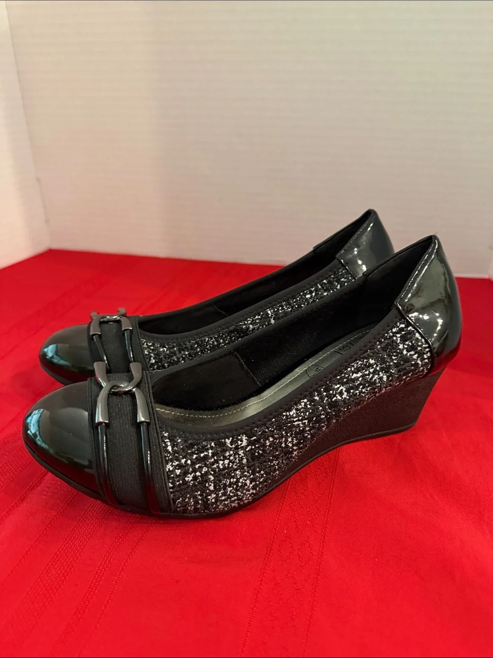 IMPO STRETCH JODI Black Tweed Stretch Memory Foam Wedge Size 7.5